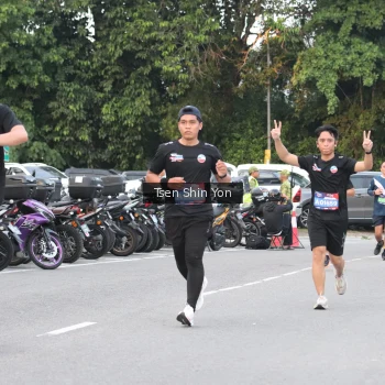 Runner Photo 3806724