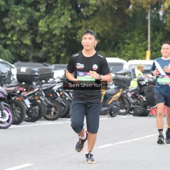 Runner Photo 3806775