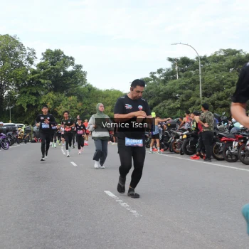 Runner Photo 3806778