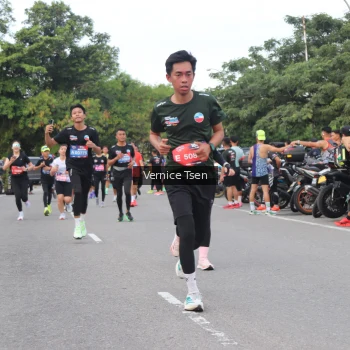 Runner Photo 3806844