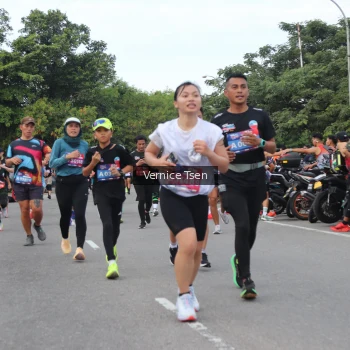 Runner Photo 3806886