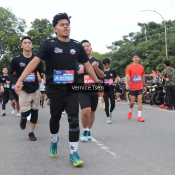 Runner Photo 3807043