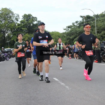 Runner Photo 3807180