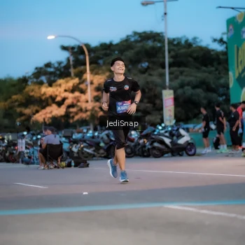 Runner Photo 3807185