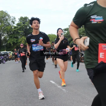 Runner Photo 3807195