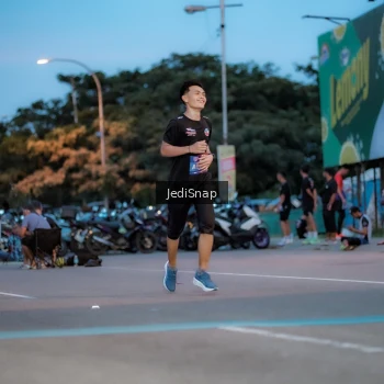 Runner Photo 3807198