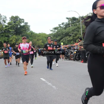 Runner Photo 3807250