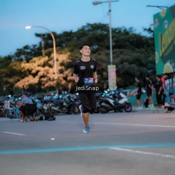 Runner Photo 3807251