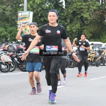 Runner Photo 3807370