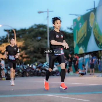 Runner Photo 3807495