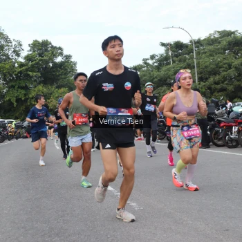 Runner Photo 3807503
