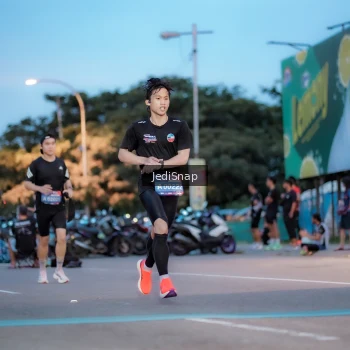 Runner Photo 3807515