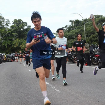 Runner Photo 3807529