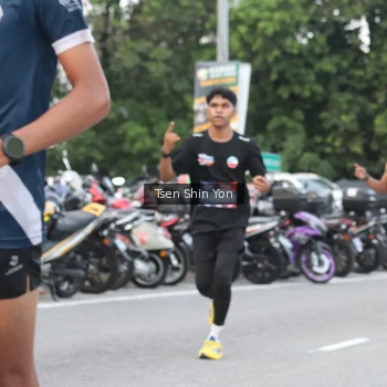Runner Photo 3807594