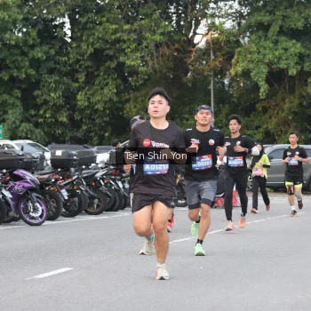 Runner Photo 3807651