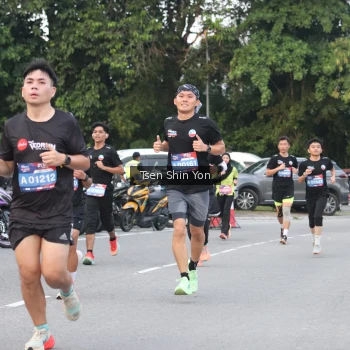 Runner Photo 3807708