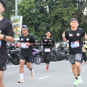Runner Photo 3807716