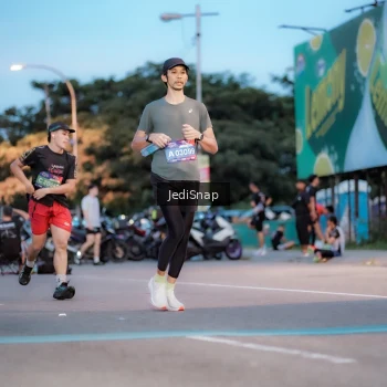 Runner Photo 3807754