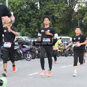 Runner Photo 3807756