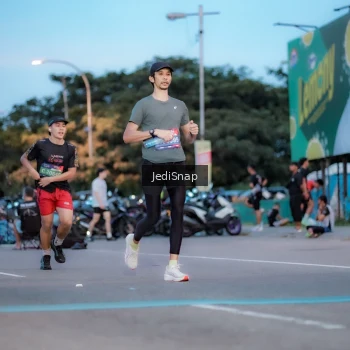 Runner Photo 3807770