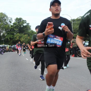 Runner Photo 3807771