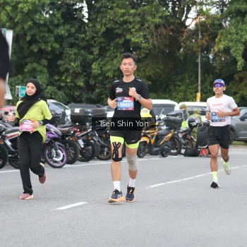 Runner Photo 3807833