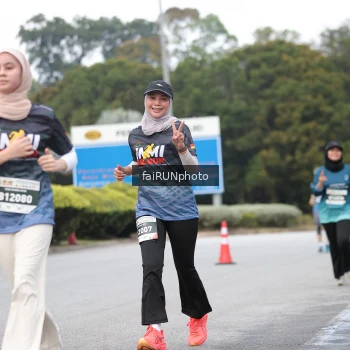 Runner Photo 3807843