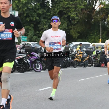 Runner Photo 3807878