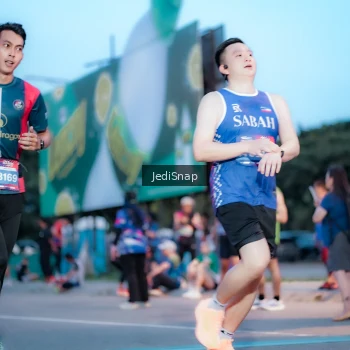 Runner Photo 3807880