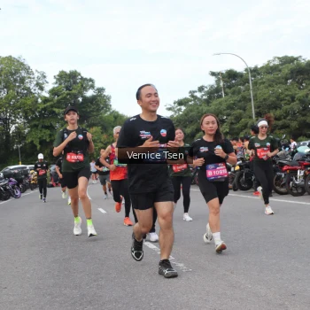 Runner Photo 3807990