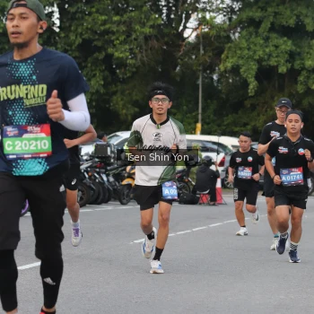 Runner Photo 3807991