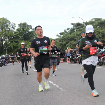 Runner Photo 3808066