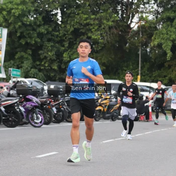 Runner Photo 3808100