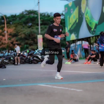 Runner Photo 3808222