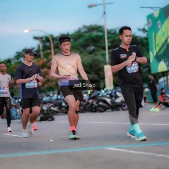 Runner Photo 3808381