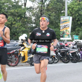 Runner Photo 3808434