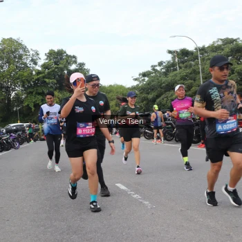 Runner Photo 3808659