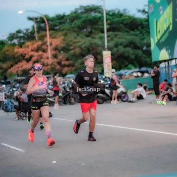 Runner Photo 3808675