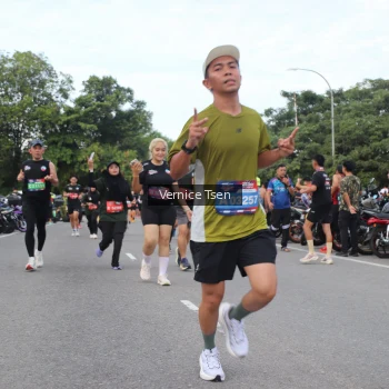 Runner Photo 3808676