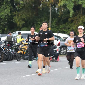 Runner Photo 3808775