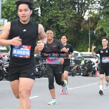 Runner Photo 3809137