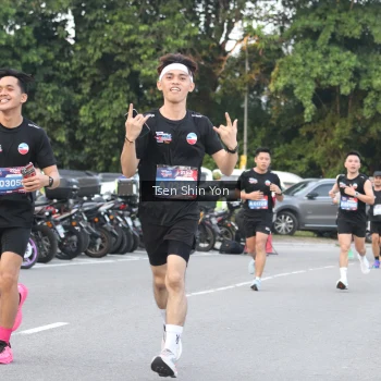 Runner Photo 3809157