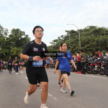 Runner Photo 3809256