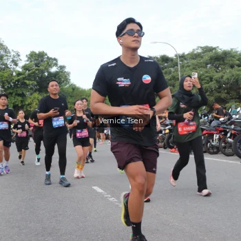 Runner Photo 3809440