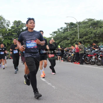 Runner Photo 3809447