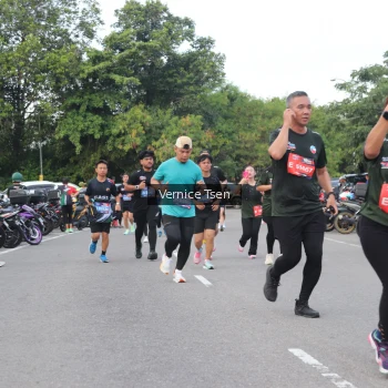 Runner Photo 3809825