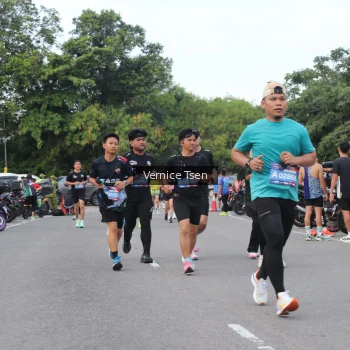 Runner Photo 3809830