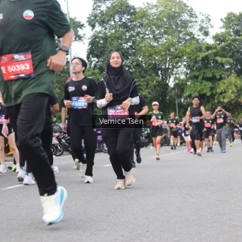Runner Photo 3809836