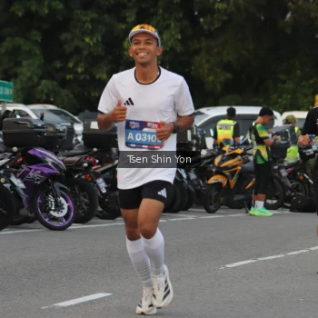 Runner Photo 3810019