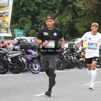 Runner Photo 3810031